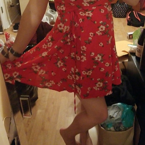 💙LAST CHANCE Flower Wrap Dress - Picture 3 of 3