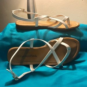 💕 White Sandals 💕