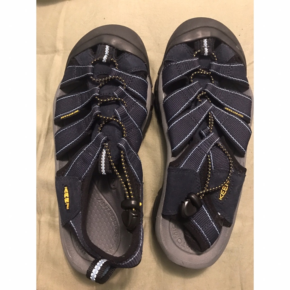 Women's Dark Blue Keen Shos