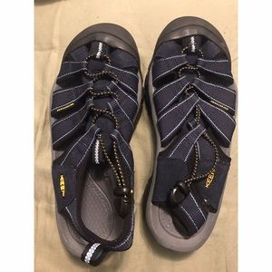 Women's Dark Blue Keen Shos