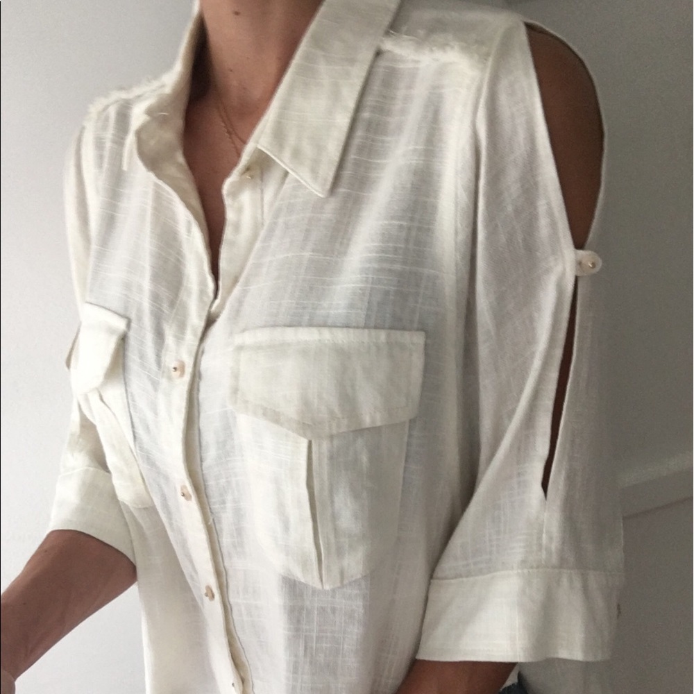 Linen look top with slit sleeves