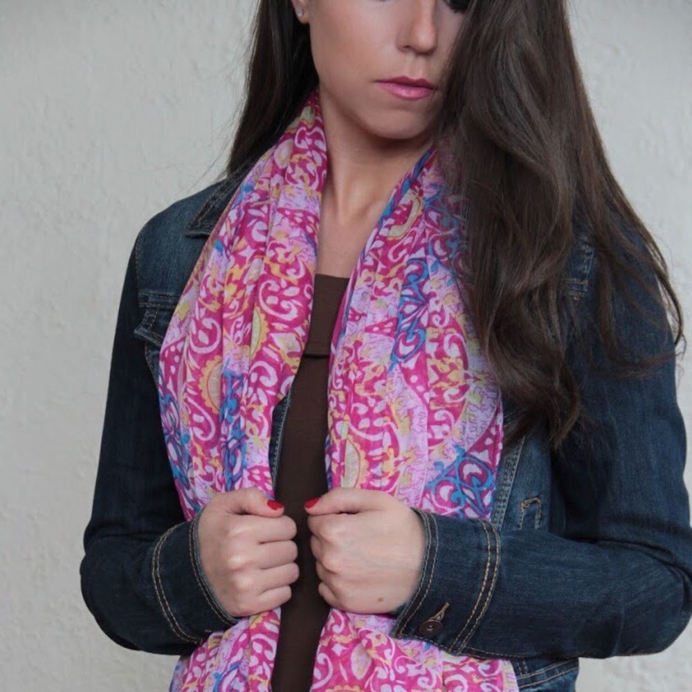Long pink Scarf