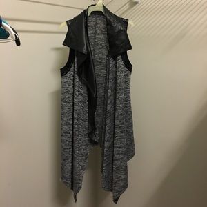 Cardigan sleeveless vest