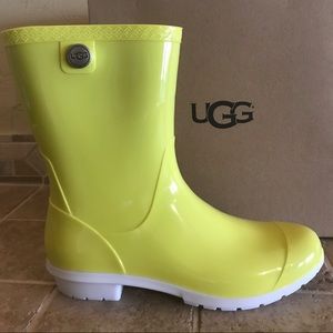 Ugg Sienna Rain Boots Yellow size 8 new