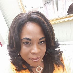 Meet your Posher, Angela