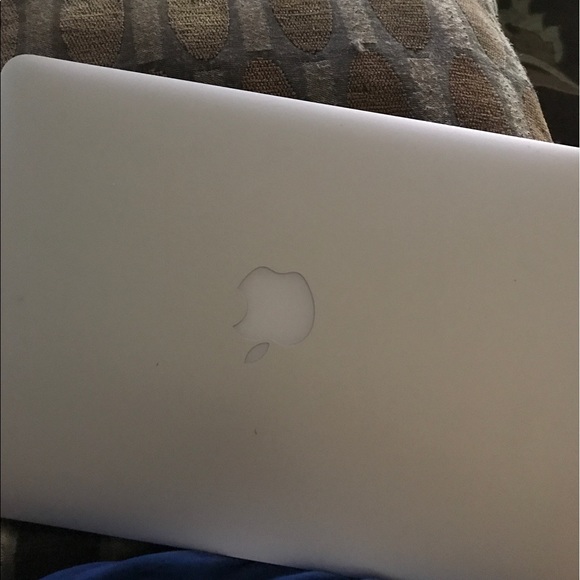 MacBook Pro - Picture 2 of 3