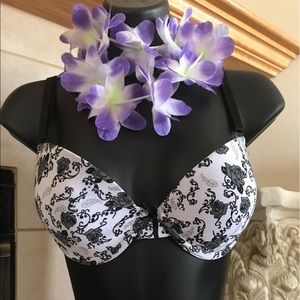 Bras: 36C (Sold optional)