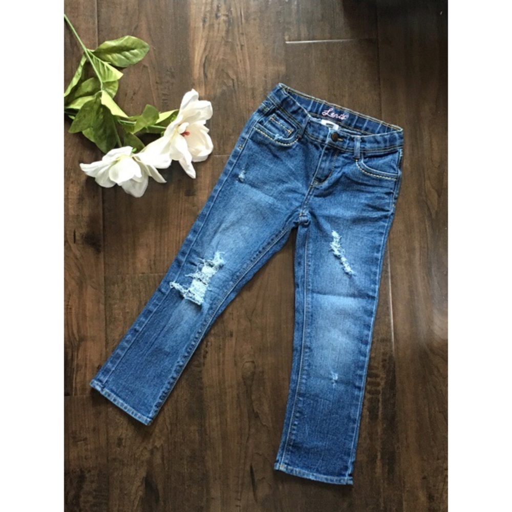 Girls Distressed Levi's Jeans w/ Floral Embroidery