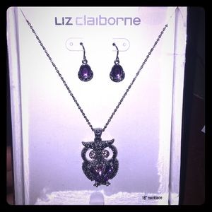 Liz Claiborne 16in necklace with earrings
