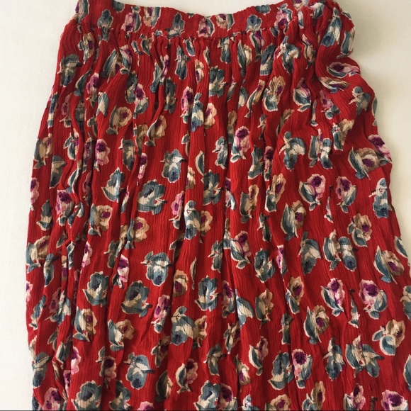 Vintage Red Floral maxi flowy Skirt - Picture 3 of 3