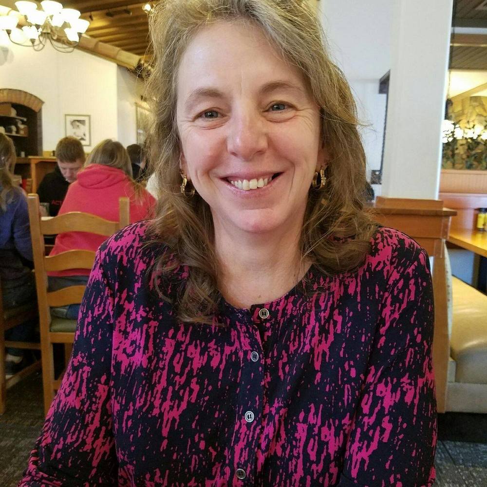 Meet your Posher, Launie