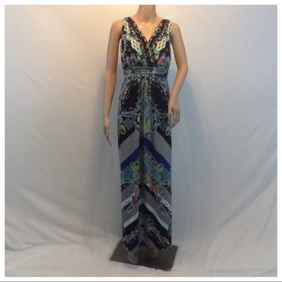 Jaclyn Smith Dresses & Skirts - JACLYN SMITH Abstract Design V-Neck Maxi Dress