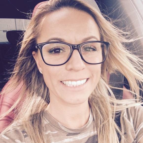 Meet your Posher, Kristal - Picture 1 of 1