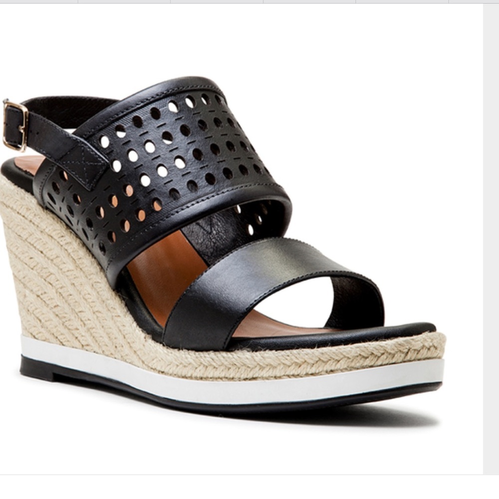 Nearly New Mi Piaci Flora Italy Leather Wedge Heel
