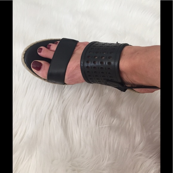 Nearly New Mi Piaci Flora Italy Leather Wedge Heel - Picture 2 of 6