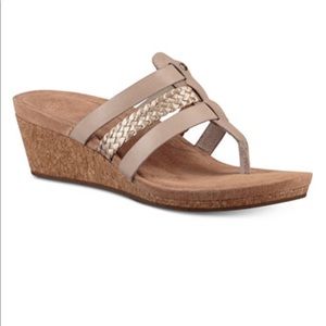 Ugg Maddie Sandal Wedge Heel Size 10