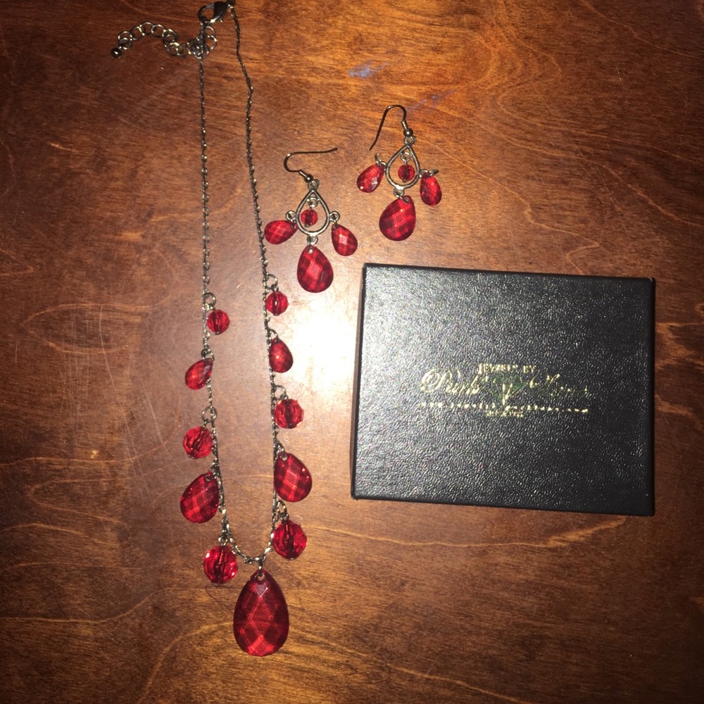 Park Lane Necklace w/earrings