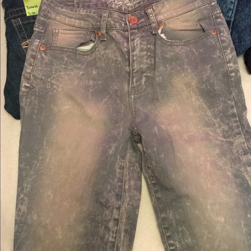 cute jeans, light gray with a light pink.