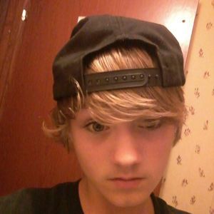 Meet your Posher, Dominic