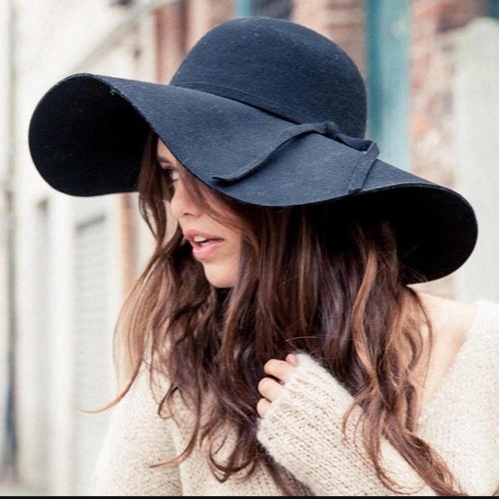 Black floppy hat Brandy Mellvile