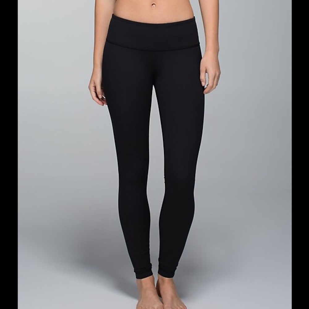 Lululemon black yoga pants