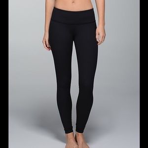 Lululemon black yoga pants