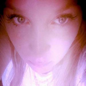 Meet your Posher, Meira