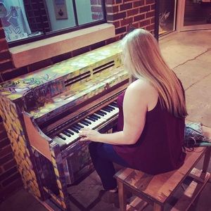 Meet your Posher, Lacey