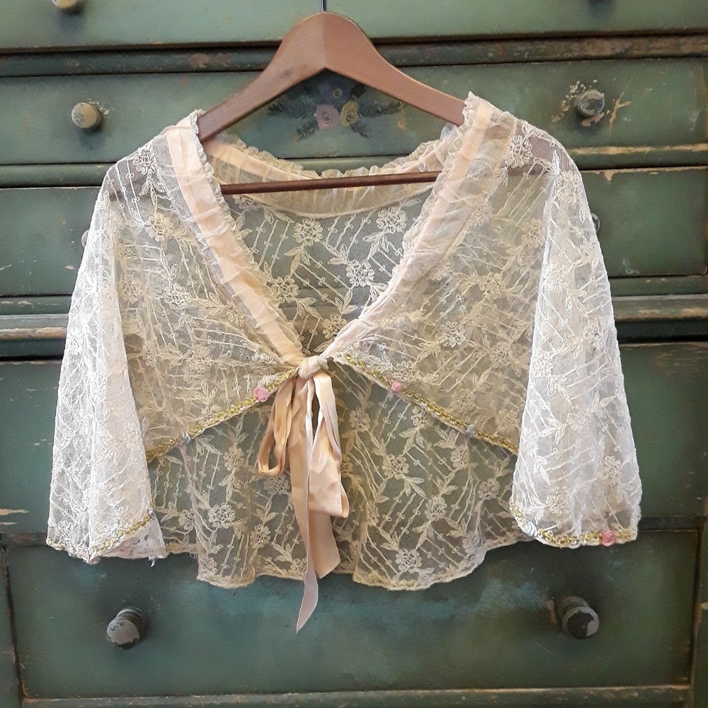 Vintage champagne lace cape