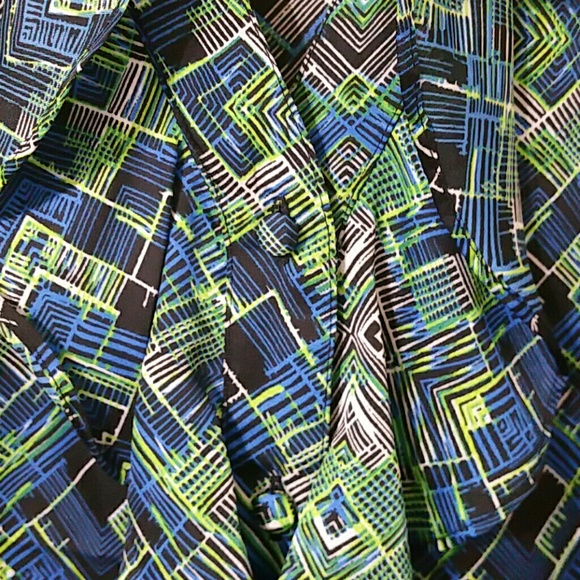 Tahari sleeveless ruffle front button down blouse - Picture 8 of 8