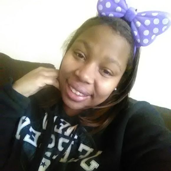 Meet your Posher, Alexus - Picture 1 of 1