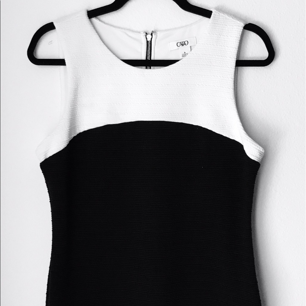 🦄Black and white Cato's bodycon dress.