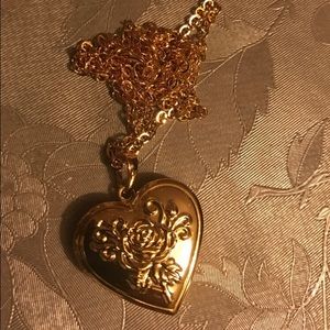 Beautiful heart shaped locket necklace