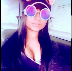 Meet your Posher, Sofia