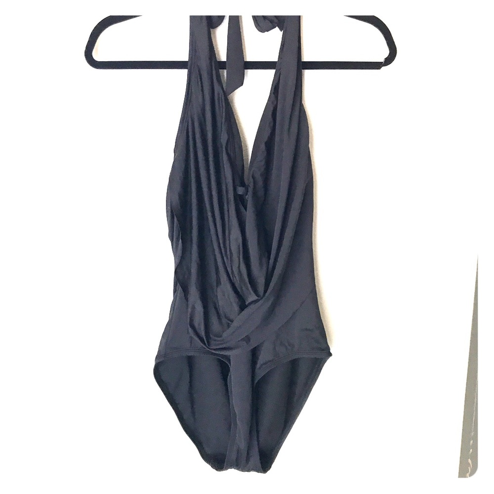 🦄Black one piece bathing suit
