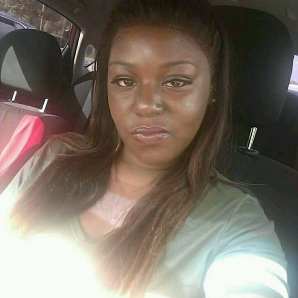 Meet your Posher, Courtney - Picture 1 of 1