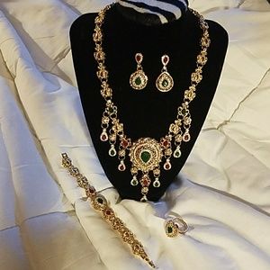 Stunning Fashion Jewellery SET