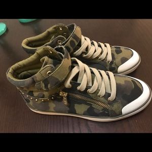 Guess sneakers
