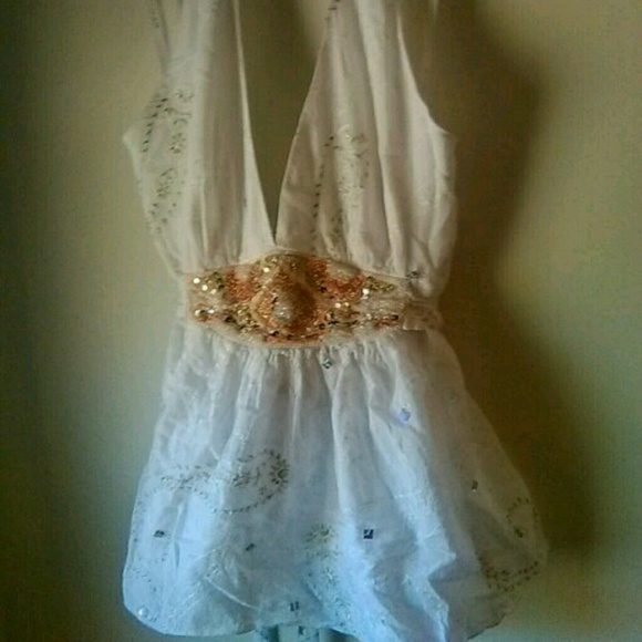 White top - Picture 1 of 2