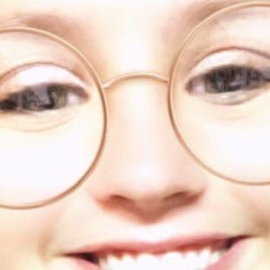 Meet your Posher, Cora