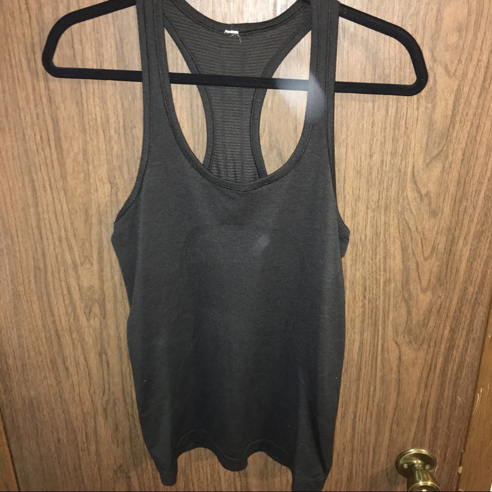 Lululemon swiftly black
