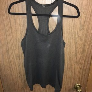 Lululemon swiftly black