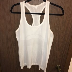 Lululemon swiftly white