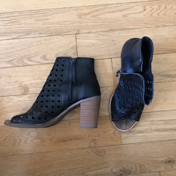 Toms Majorca Basket Weave Leather Peep Toe Bootie - Picture 4 of 5