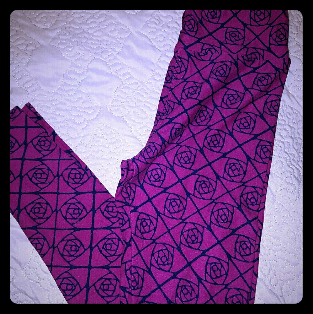 Lularoe Disney roses pixel leggings OS