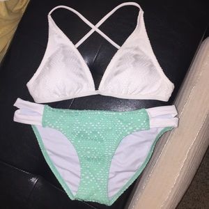 ❌SOLD❌dELiAs Bikini Set, in white and mint