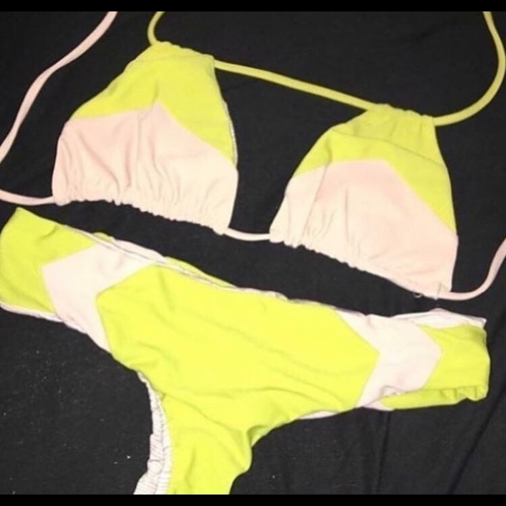 ❌ SOLD ❌ Acacia set