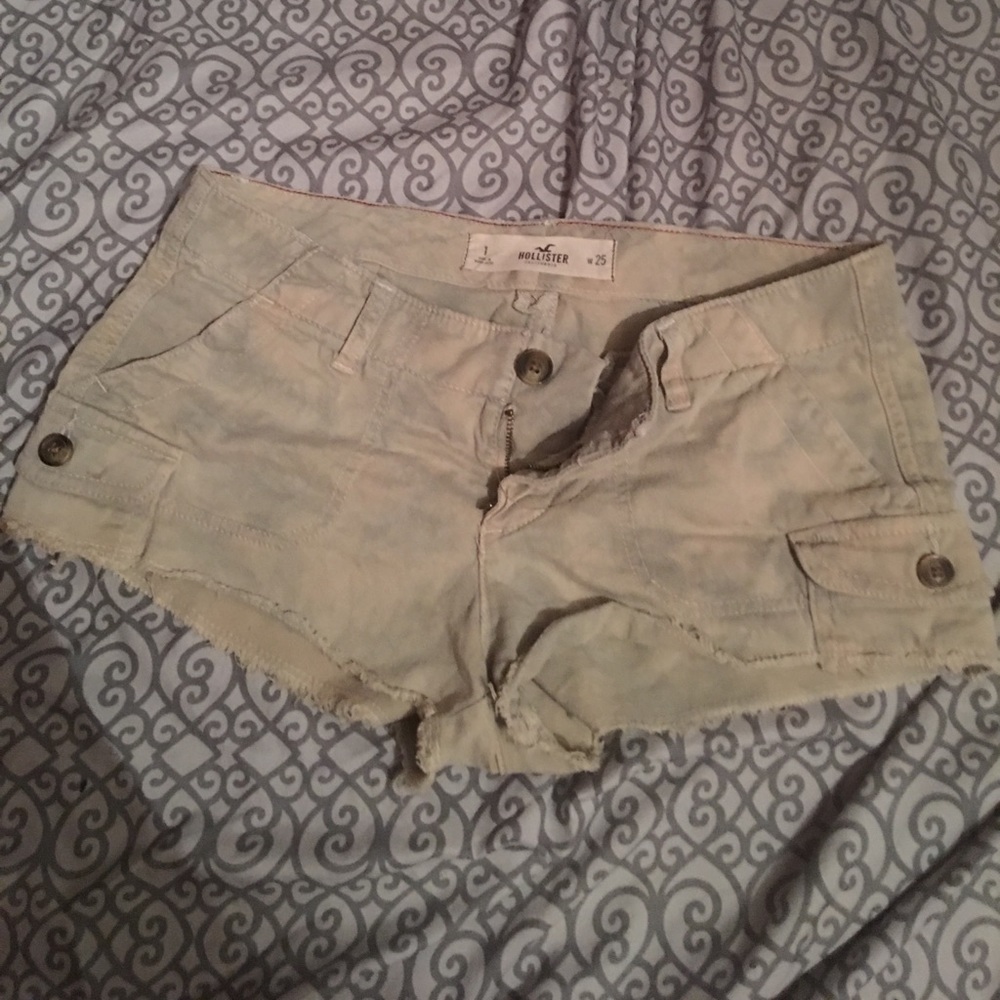 Holister camo shorts