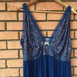 NWT Lace Deep V Chemise by Cacique