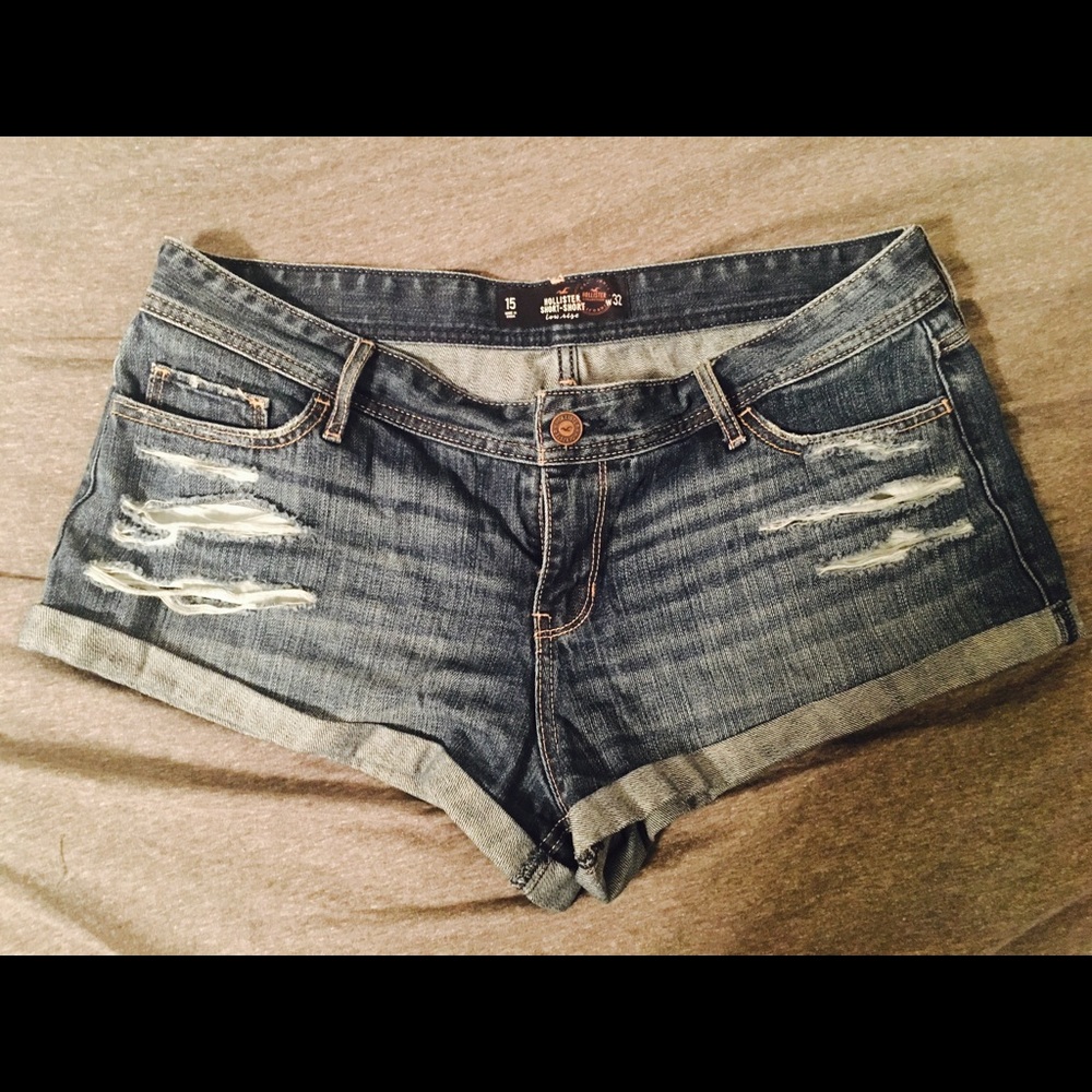 Hollister Low-Rise Short-Shorts size 15